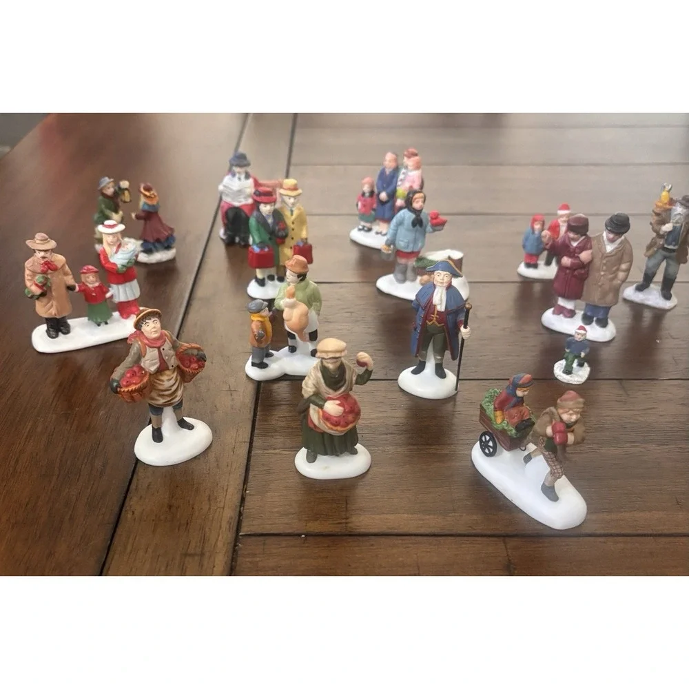Lot 15 Vintage Dept 56 Heritage Village Accessories Christmas People Figures